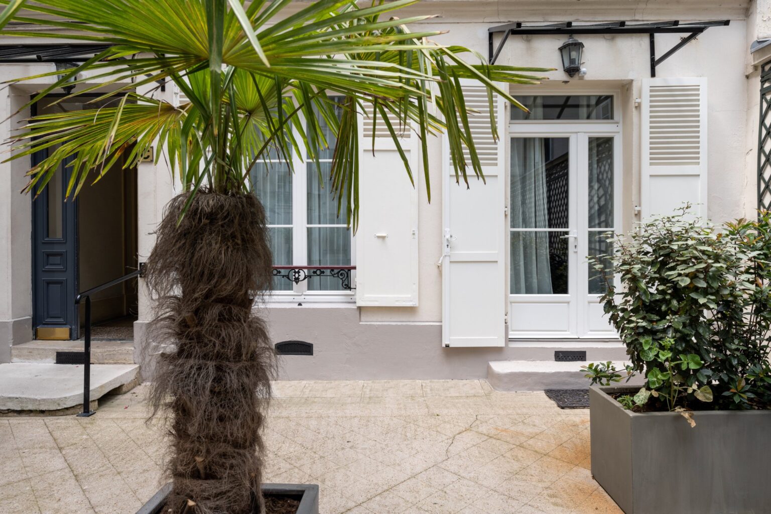 D1 booking - Bnb accommodation Paris Champs Elysees Eiffel tower - DSC_3276