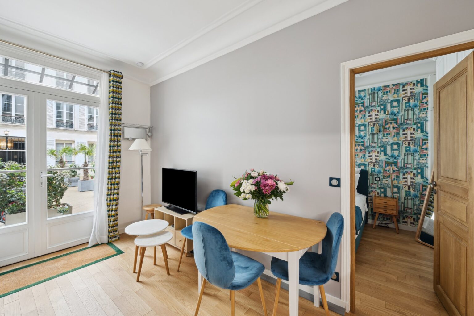 D1 booking - Bnb accommodation Paris Champs Elysees Eiffel tower - DSC_7584