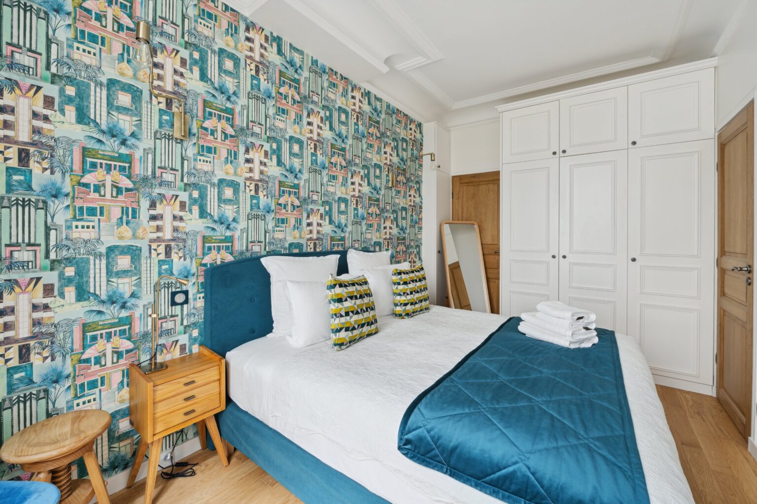 D1 booking - Bnb accommodation Paris Champs Elysees Eiffel tower - DSC_7624