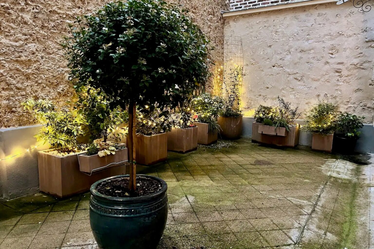 D2 booking - Bnb accommodation Paris Champs Elysees Eiffel tower - 0408cf16-3d9f-420e-8354-aefe9371e052