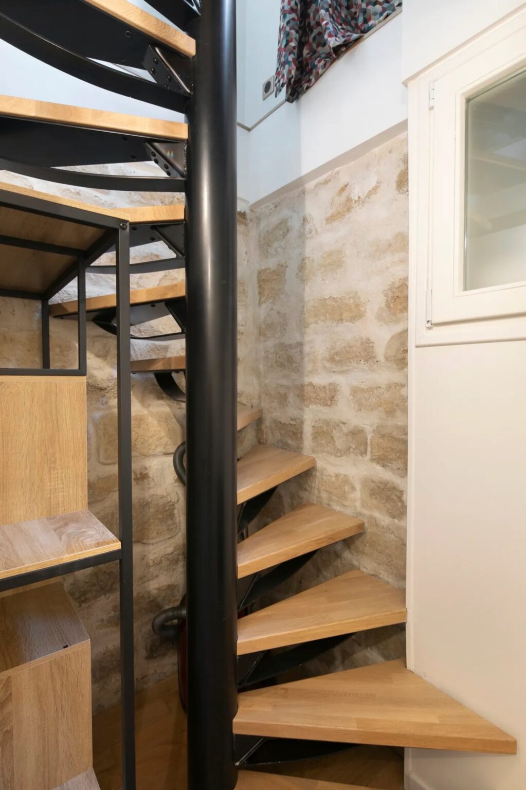 D2 booking - Bnb accommodation Paris Champs Elysees Eiffel tower - dd64c0b8-f7a5-4e4b-a6a9-edb71e9eedb3