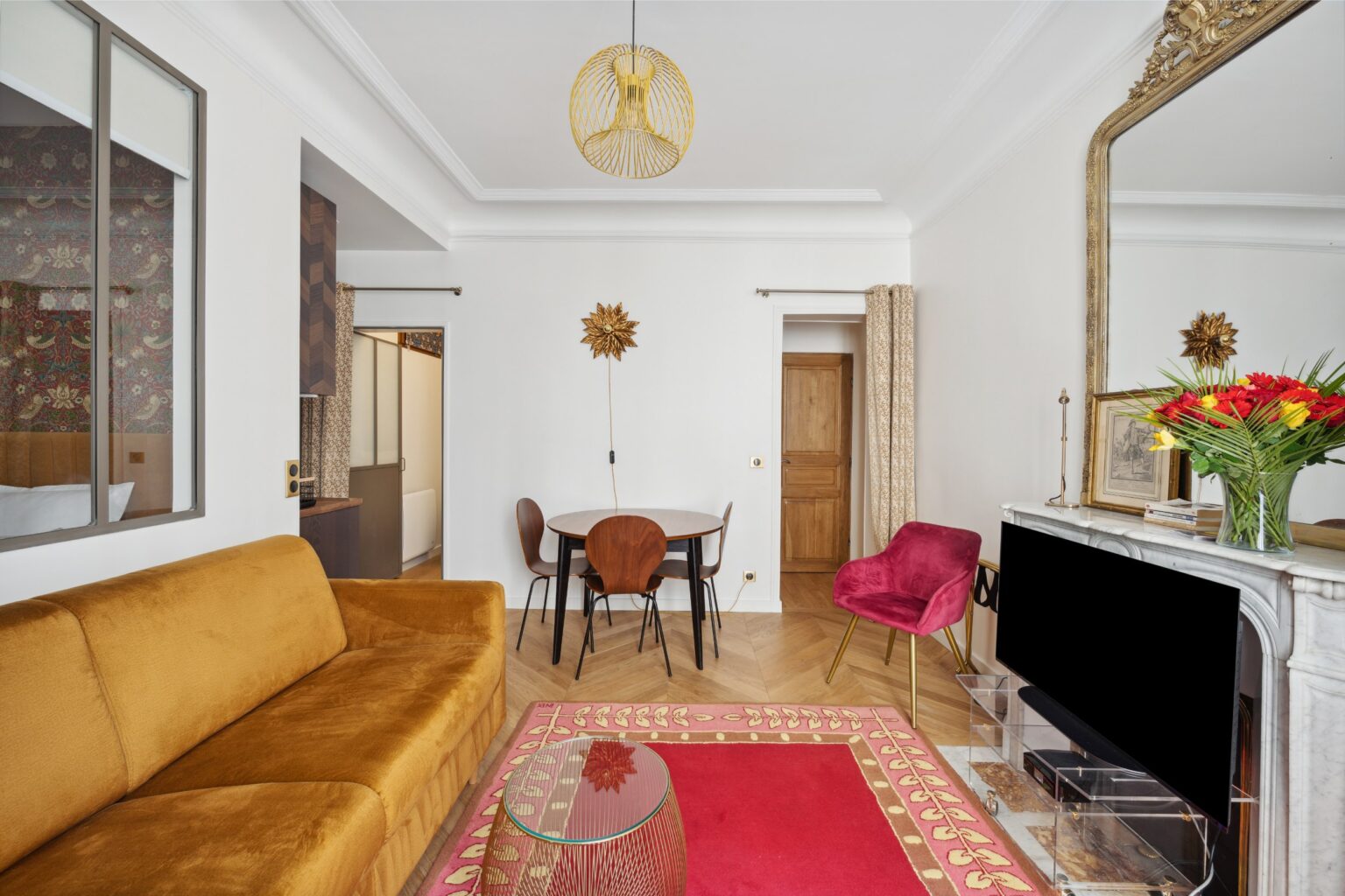 G1 booking - Bnb accommodation Paris Champs Elysees Eiffel tower - DSC_2759