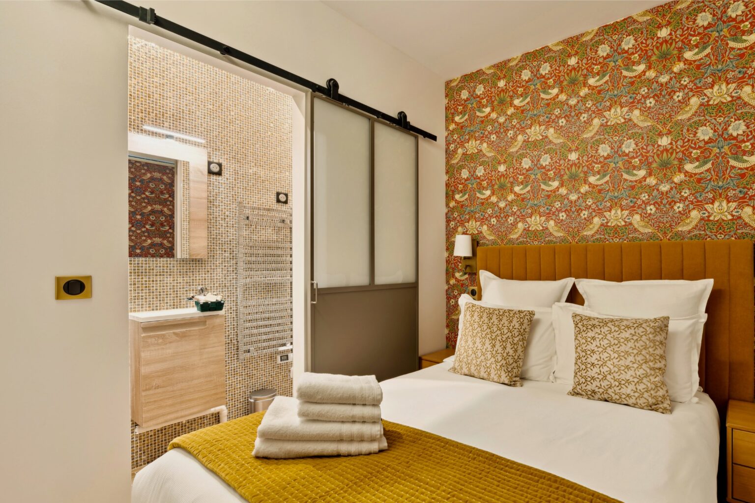 G1 booking - Bnb accommodation Paris Champs Elysees Eiffel tower - DSC_2817 (1)