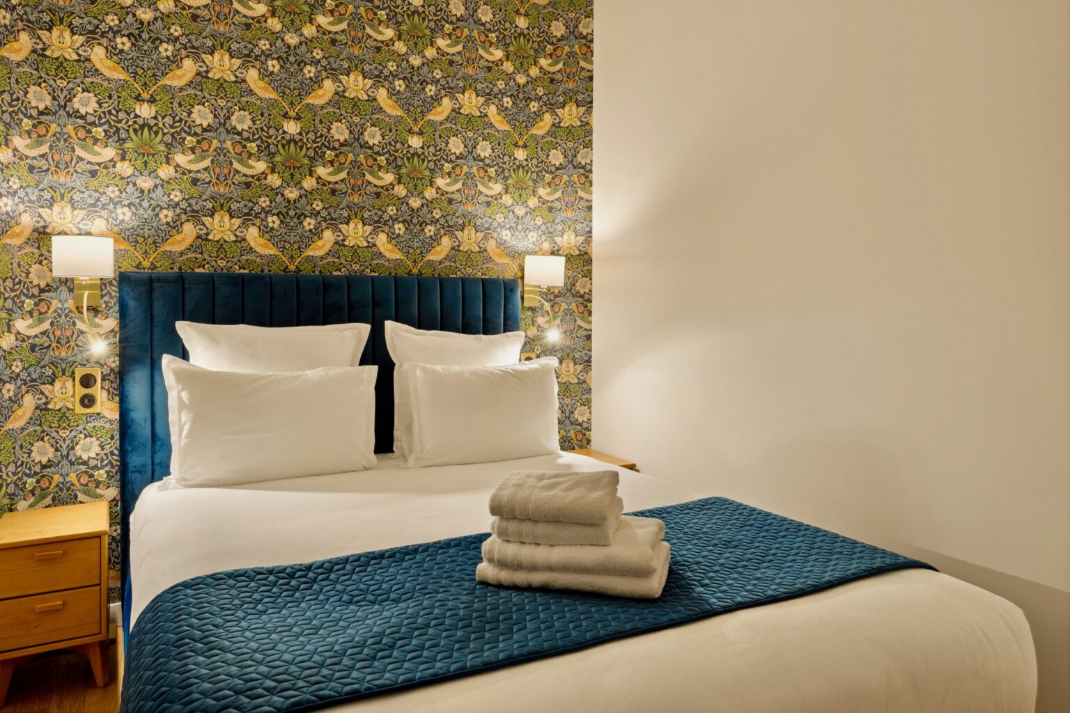 G1 booking - Bnb accommodation Paris Champs Elysees Eiffel tower - DSC_2832 (1)