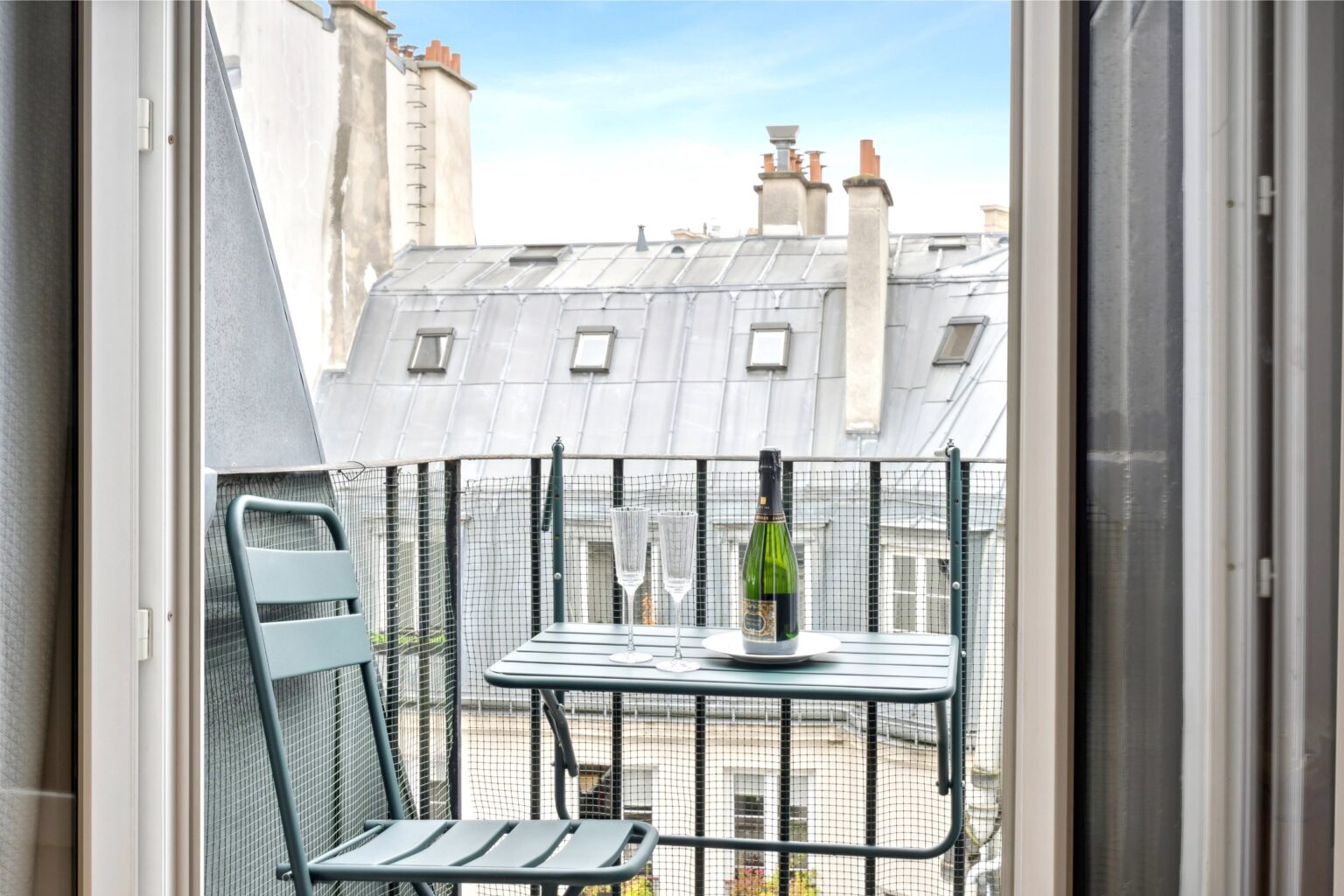 H1 - Bnb accommodation Paris Champs Elysees Eiffel tower - DSC_1346