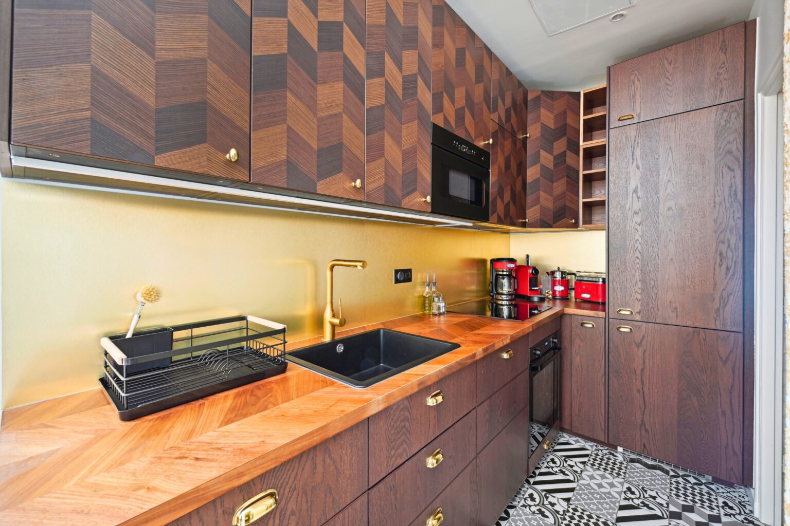 g1-better-paris-apartment-etoile-eiffel-tower-63aac252-0b92-4b39-8e93-ca9302d0e7e0