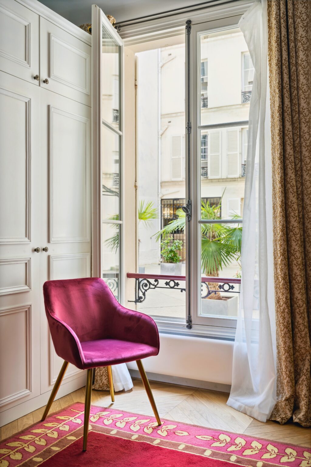 g1-better-paris-apartment-etoile-eiffel-tower-737a0331-dc3f-4d3e-96ea-98efe320bb44