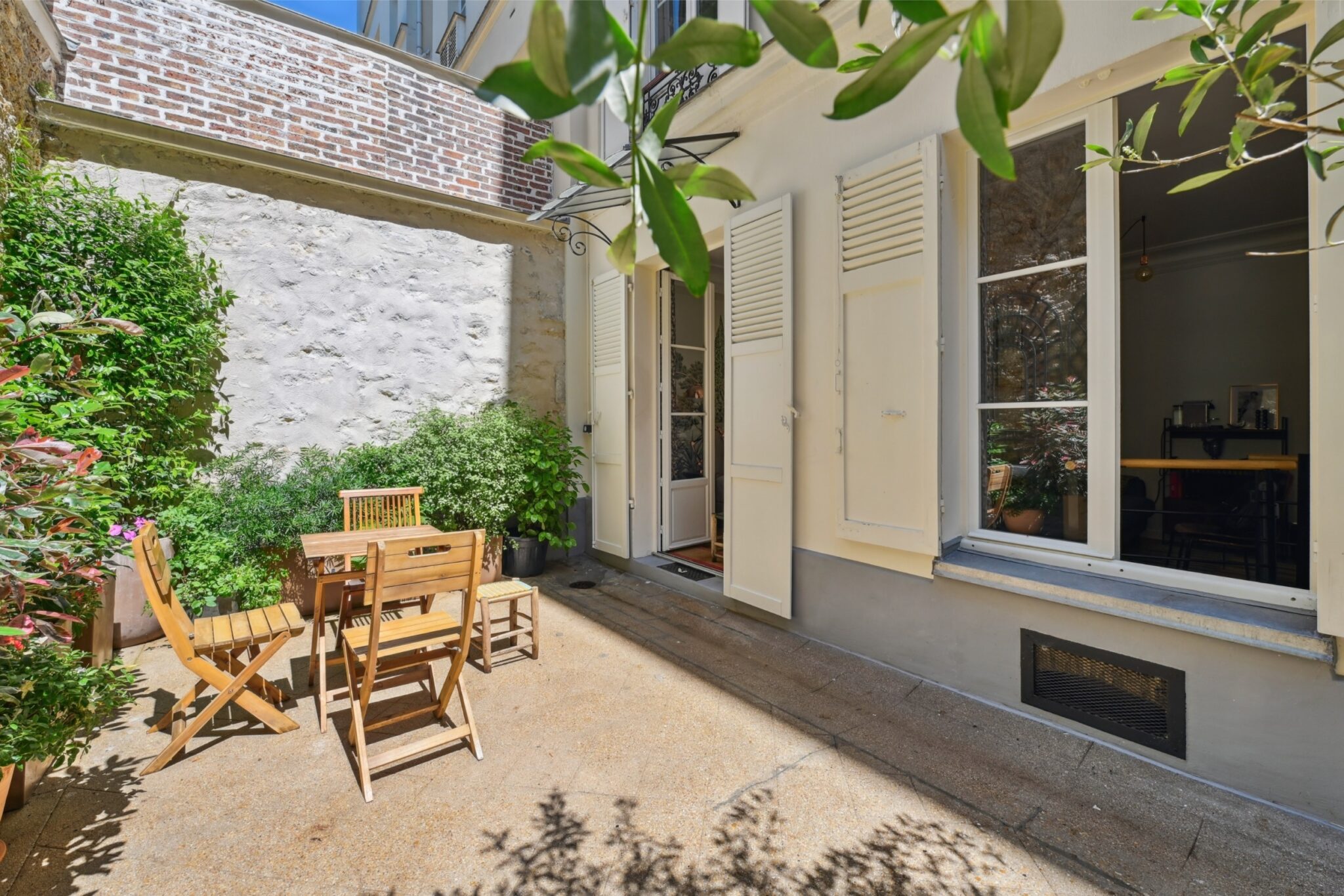 eiffel-d2-paris-apartment-rental-16th-la-maison-klebedsc_5145