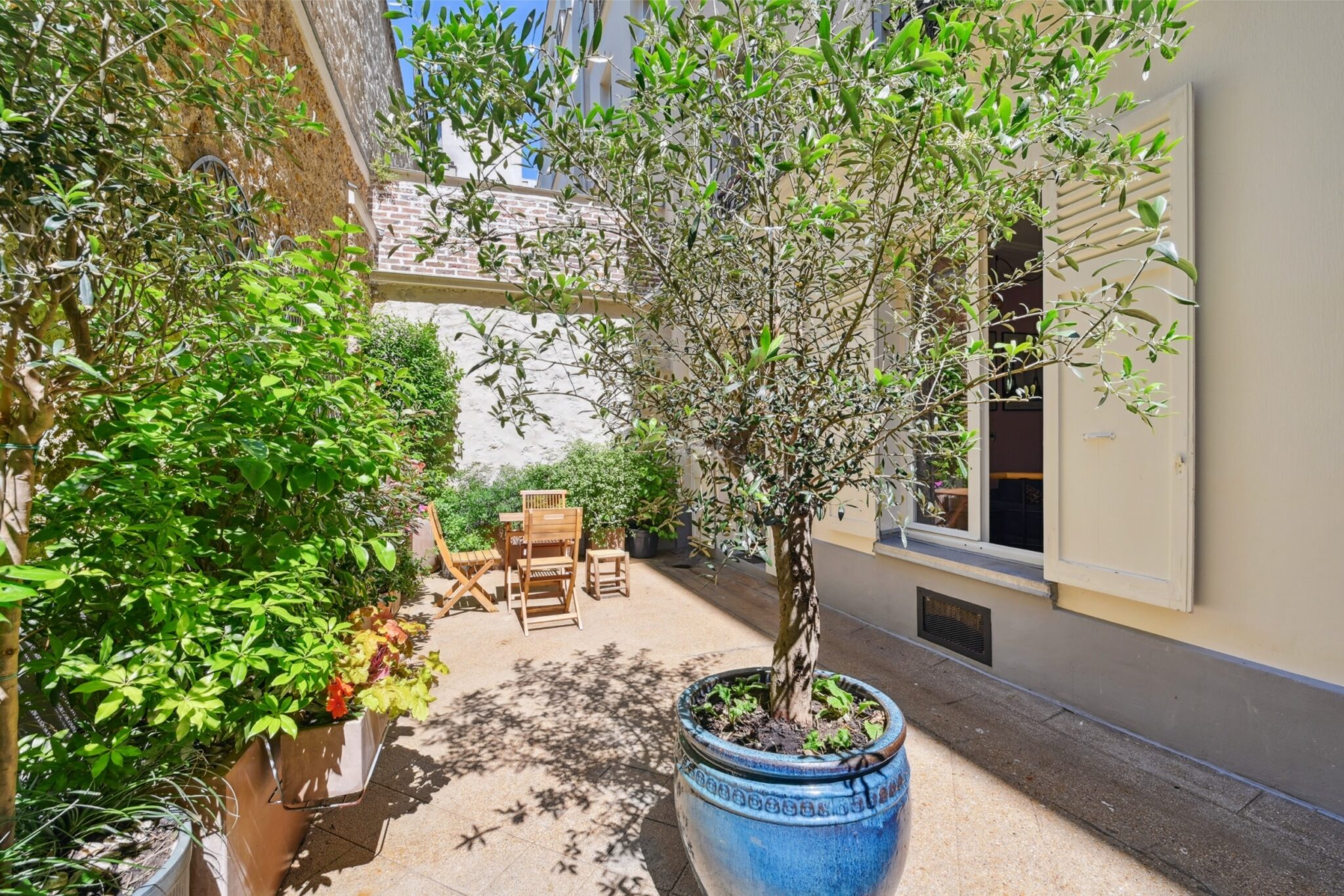 eiffel-d2-paris-apartment-rental-16th-la-maison-klebedsc_5150