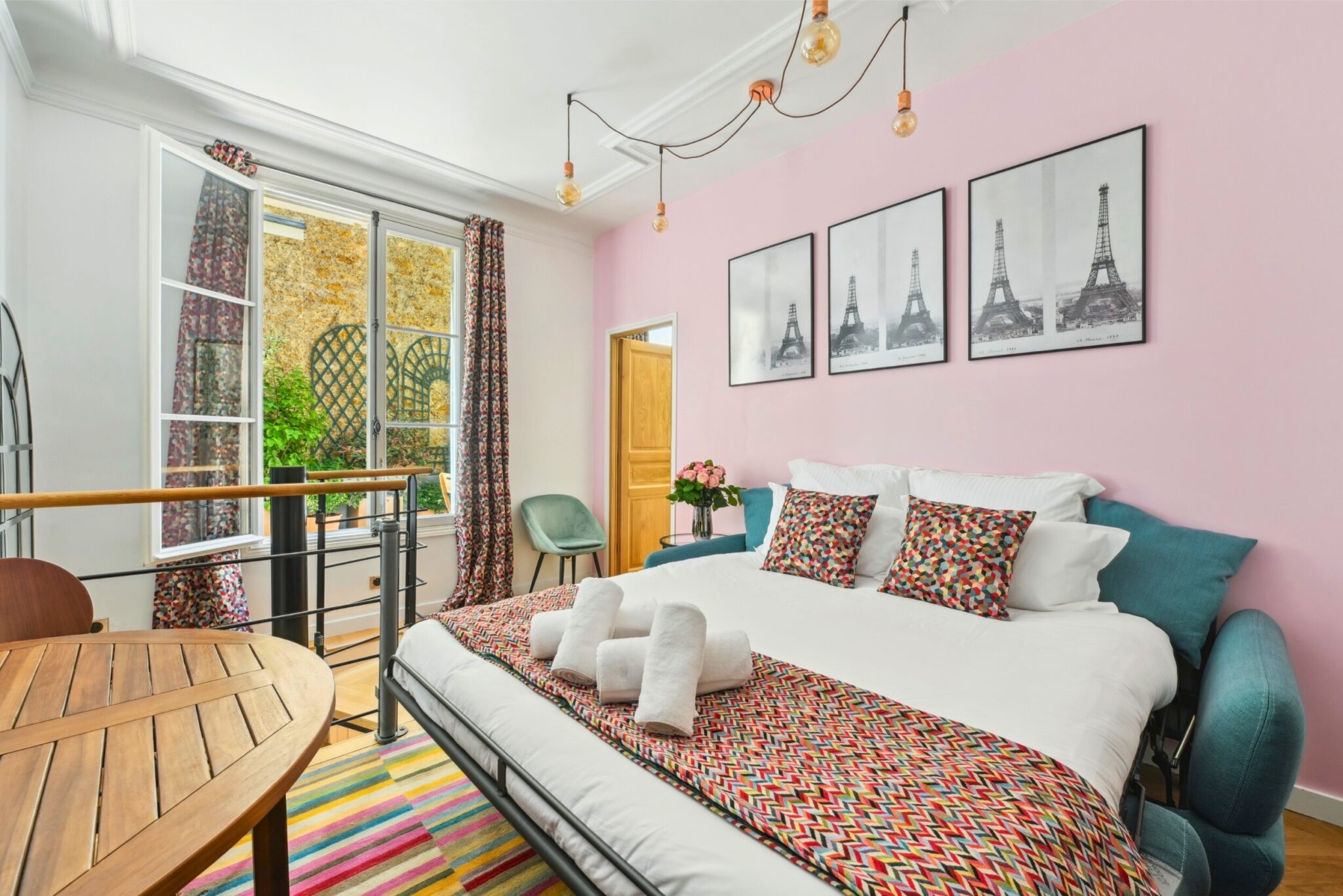 eiffel-d2-paris-apartment-rental-16th-la-maison-klebedsc_5180-edited