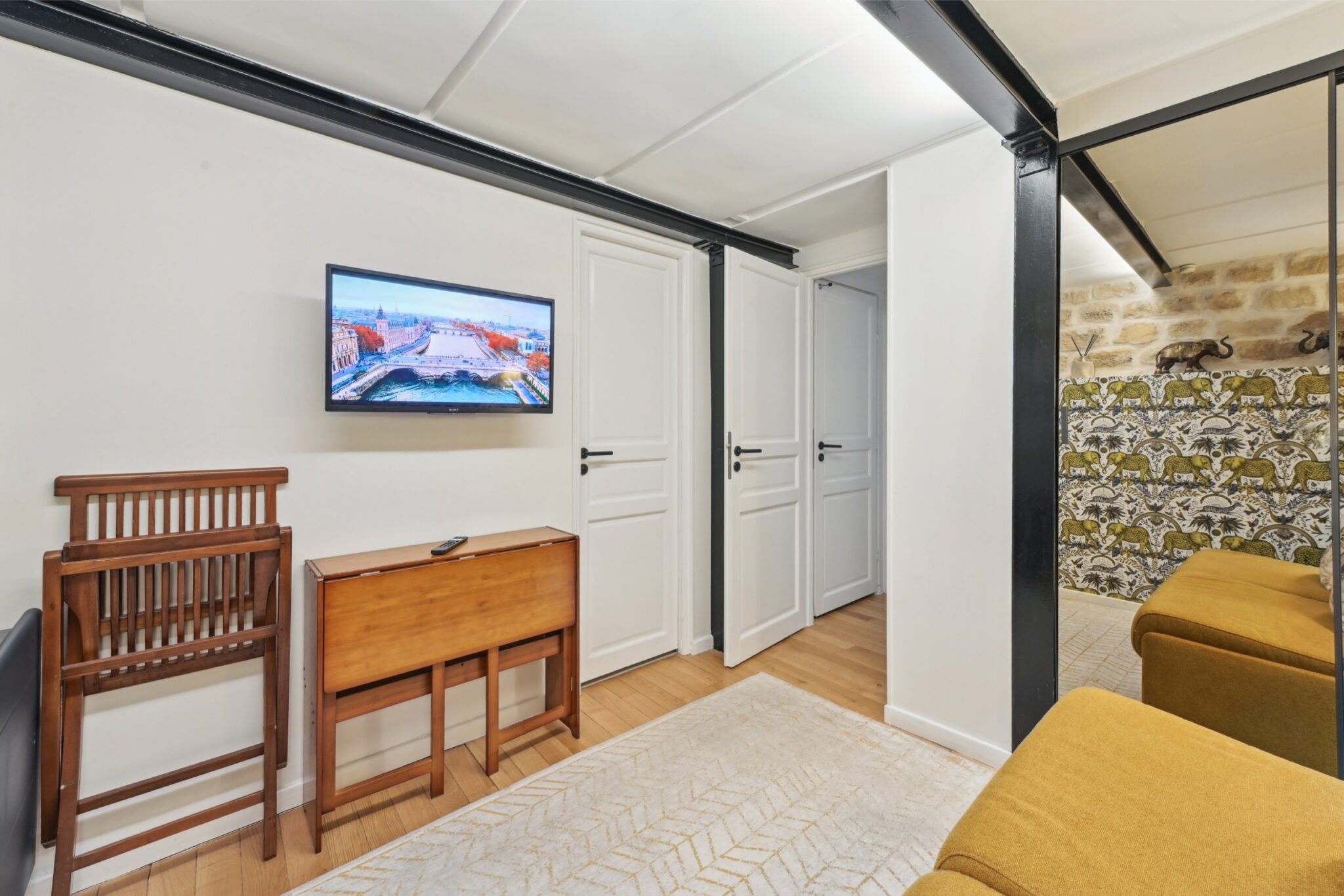 eiffel-d2-paris-apartment-rental-16th-la-maison-klebedsc_5268