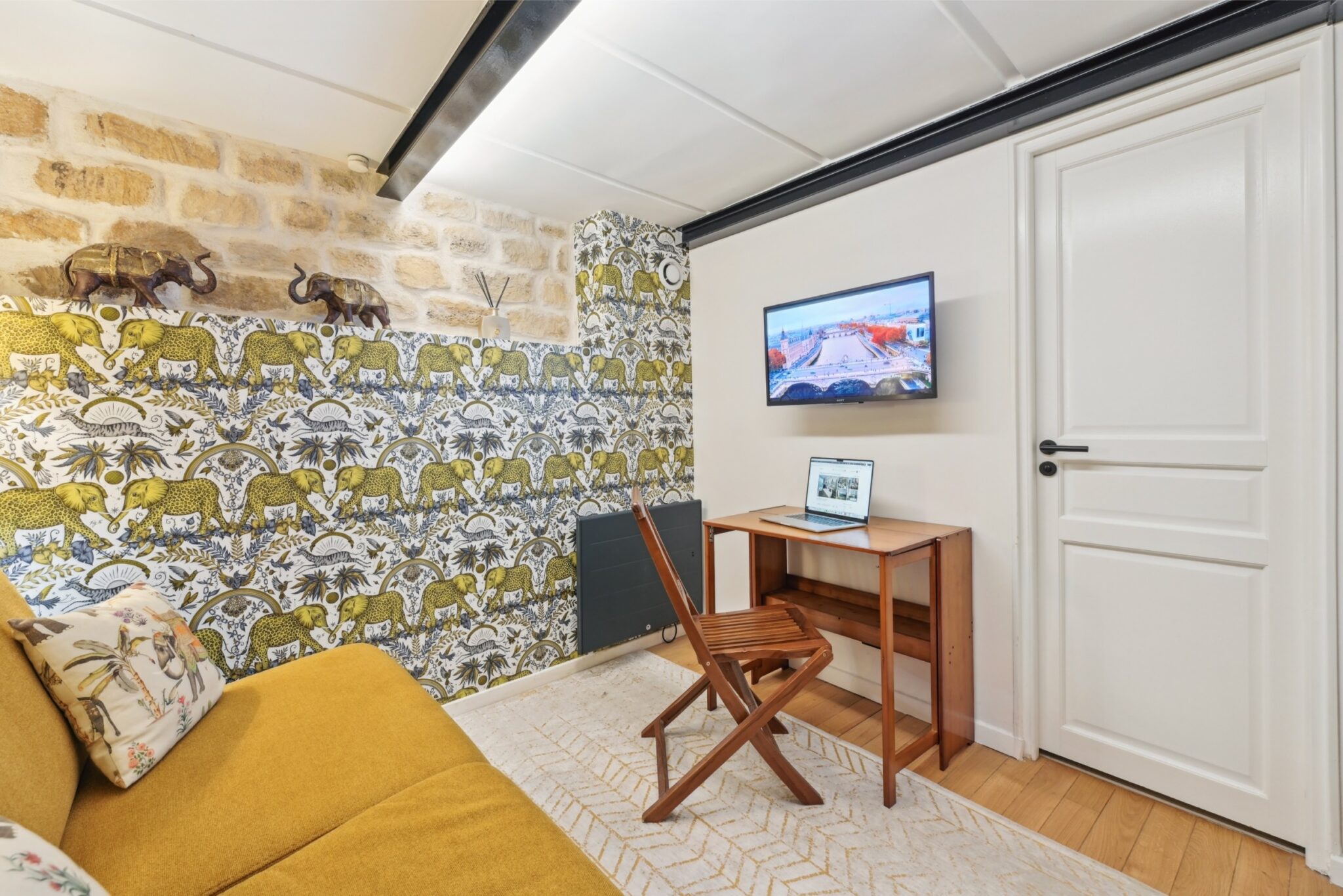 eiffel-d2-paris-apartment-rental-16th-la-maison-klebedsc_5278