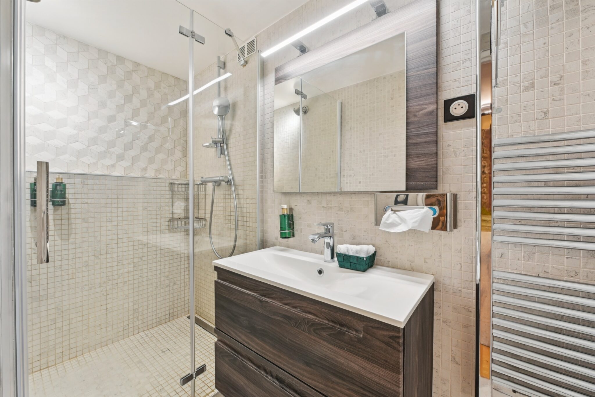 eiffel-d2-paris-apartment-rental-16th-la-maison-klebedsc_5288
