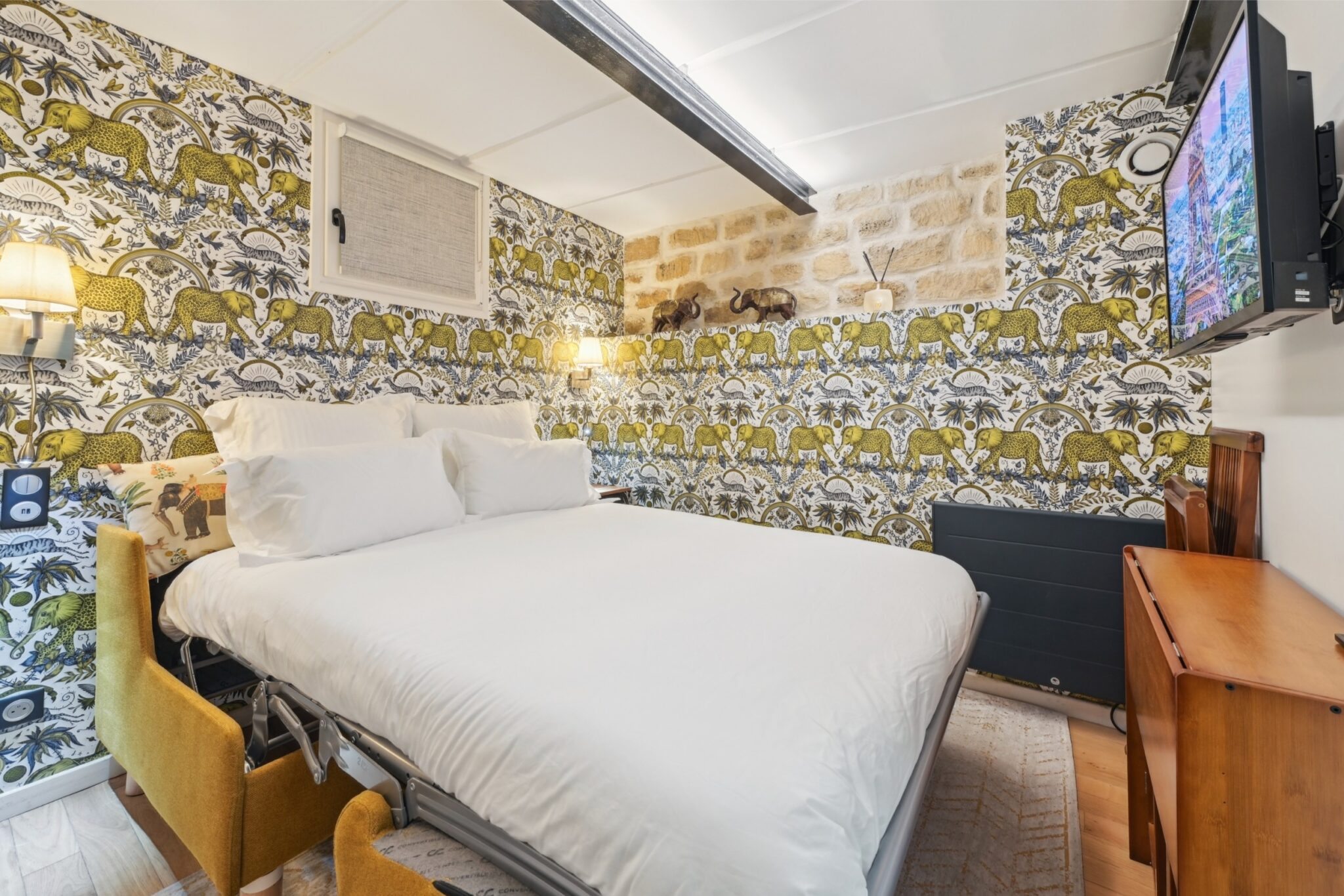 eiffel-d2-paris-apartment-rental-16th-la-maison-klebedsc_5309