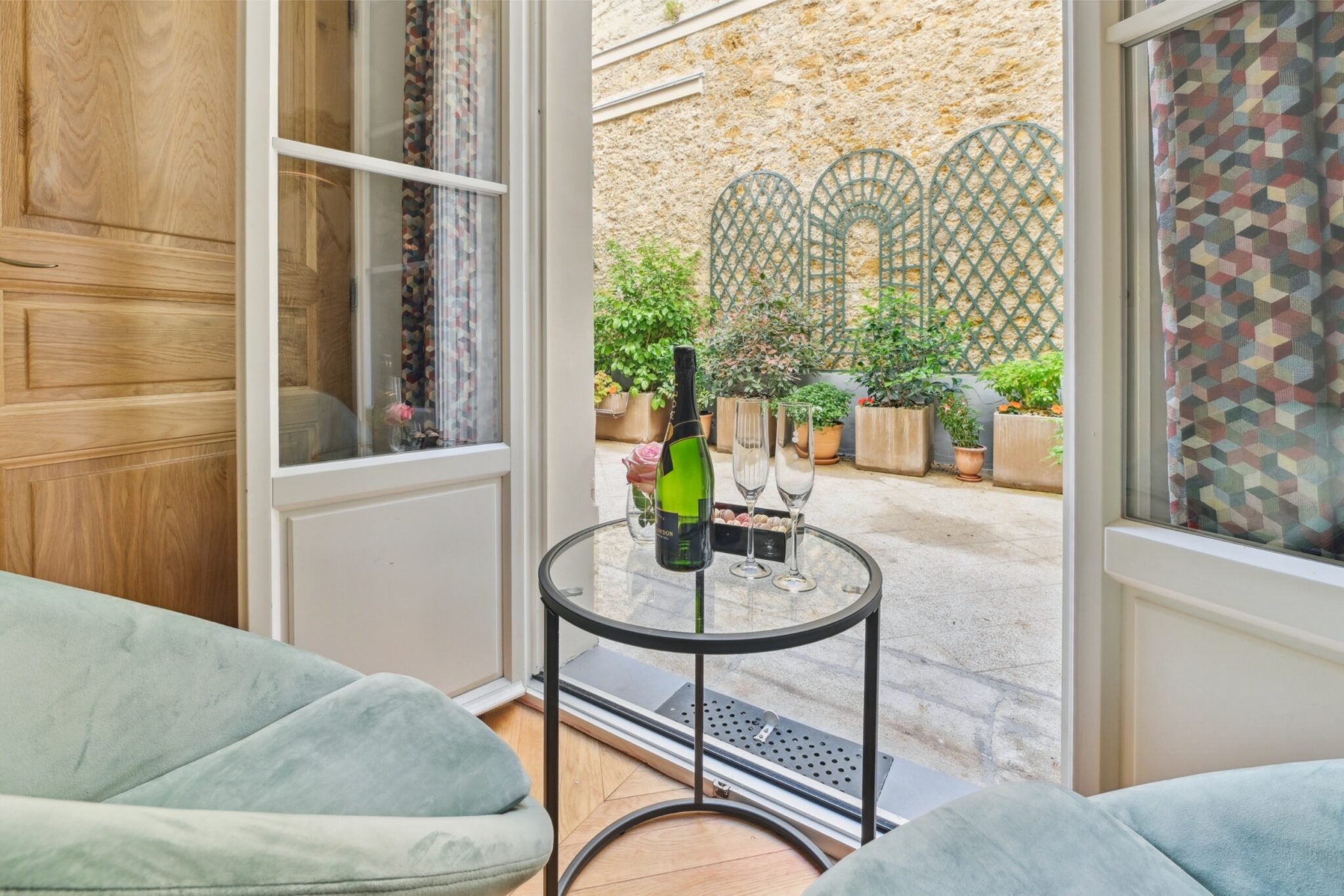 eiffel-d2-paris-apartment-rental-16th-la-maison-klebedsc_5364