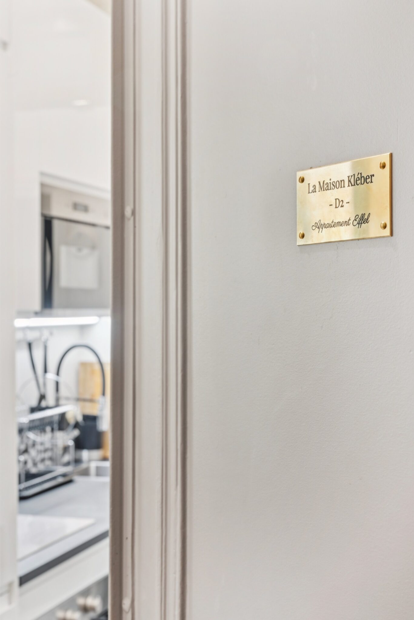 eiffel-d2-paris-apartment-rental-16th-la-maison-klebedsc_5455