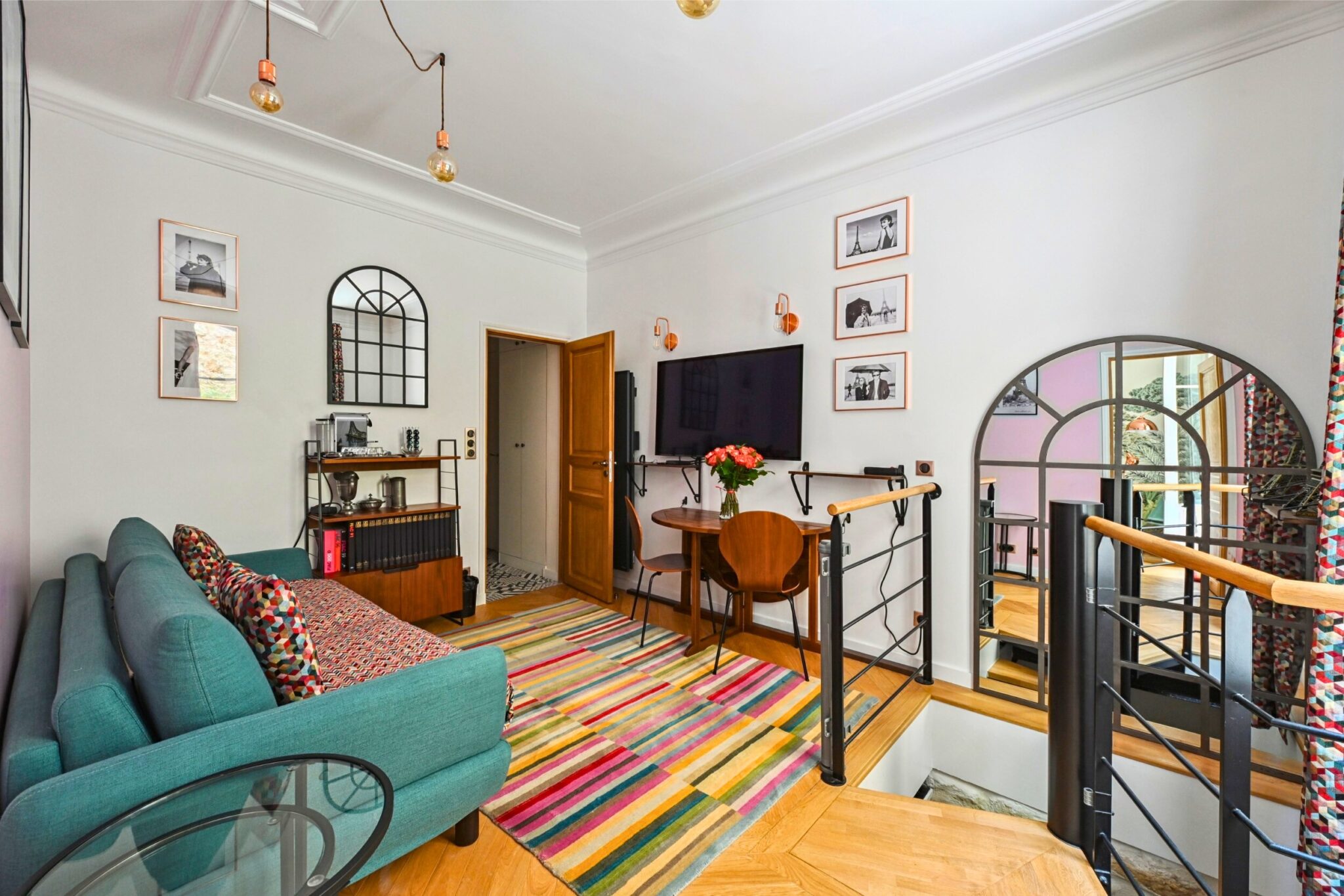 eiffel-d2-paris-apartment-rental-16th-la-maison-klebedsc_9177-edited